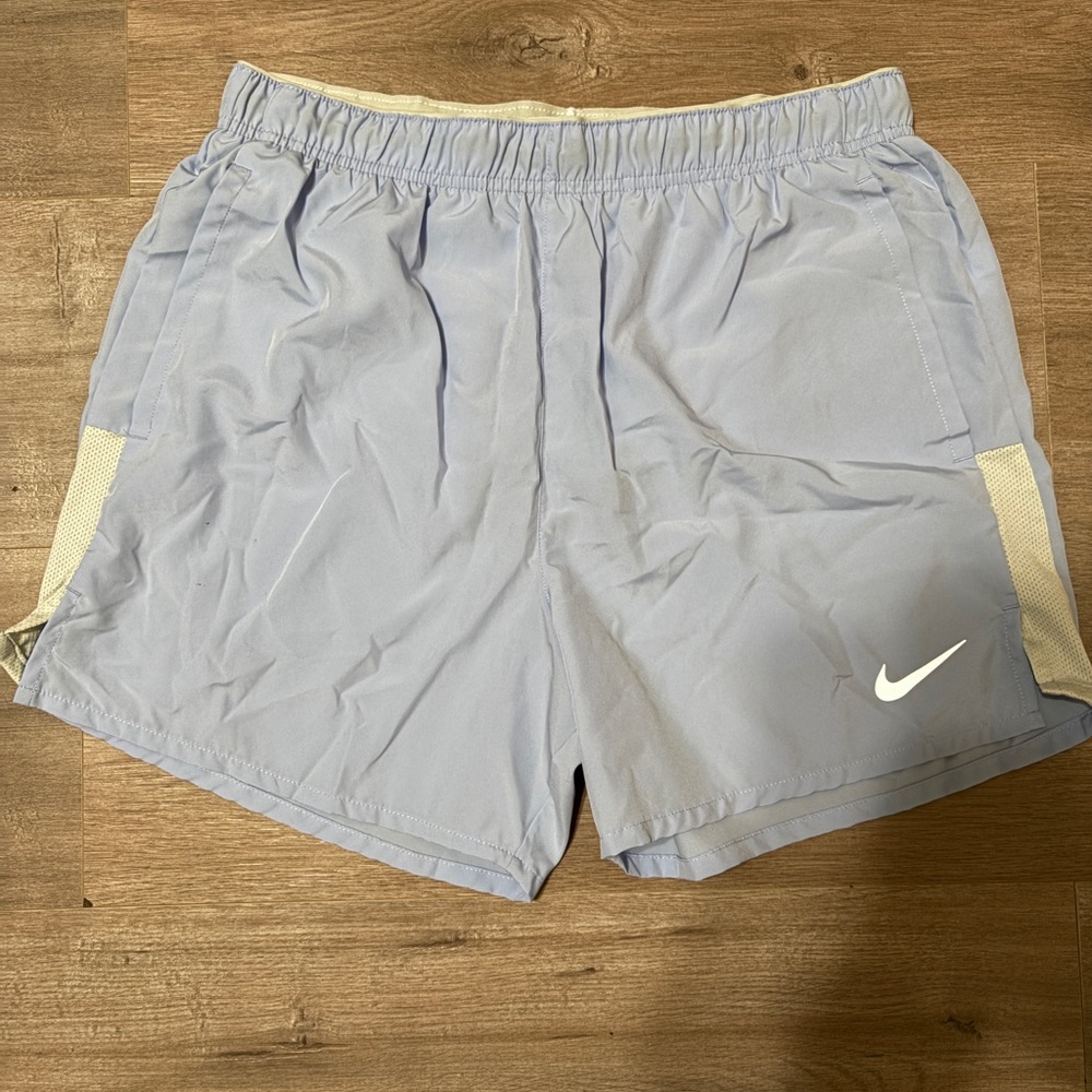 Nike Men's Athletic Shorts in Light Blue and Cream 5in inseam